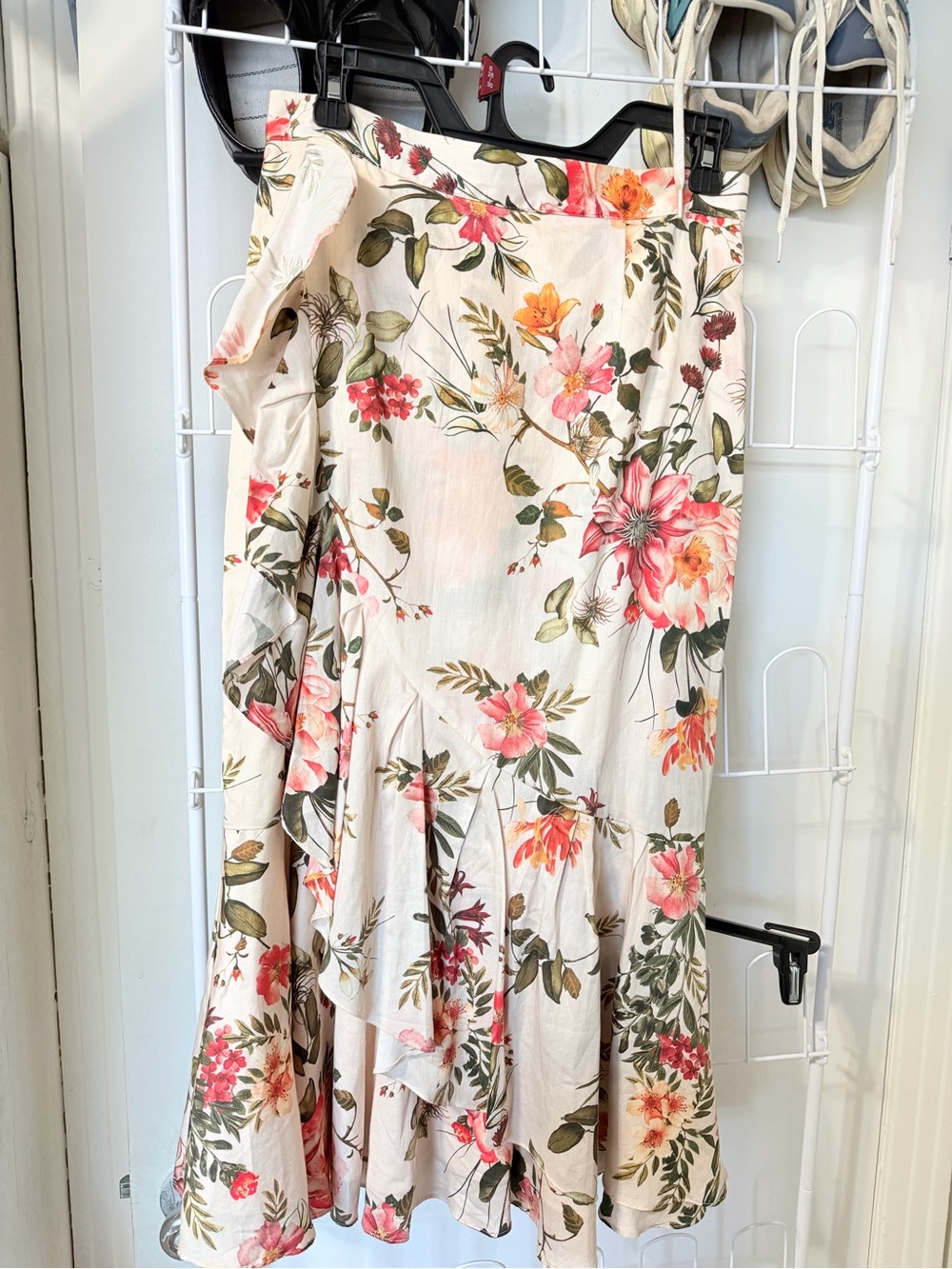 ANTONIO MELANI Cream Floral Midi Skirt with Pink & Green Accents